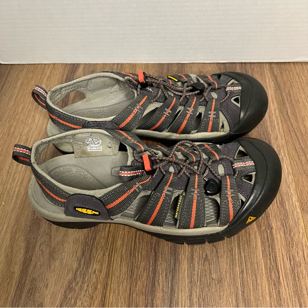 KEEN Women’s Newport H2 Sandals - Size 9 hiking outdoor‎ gorpcore - Picture 3 of 9